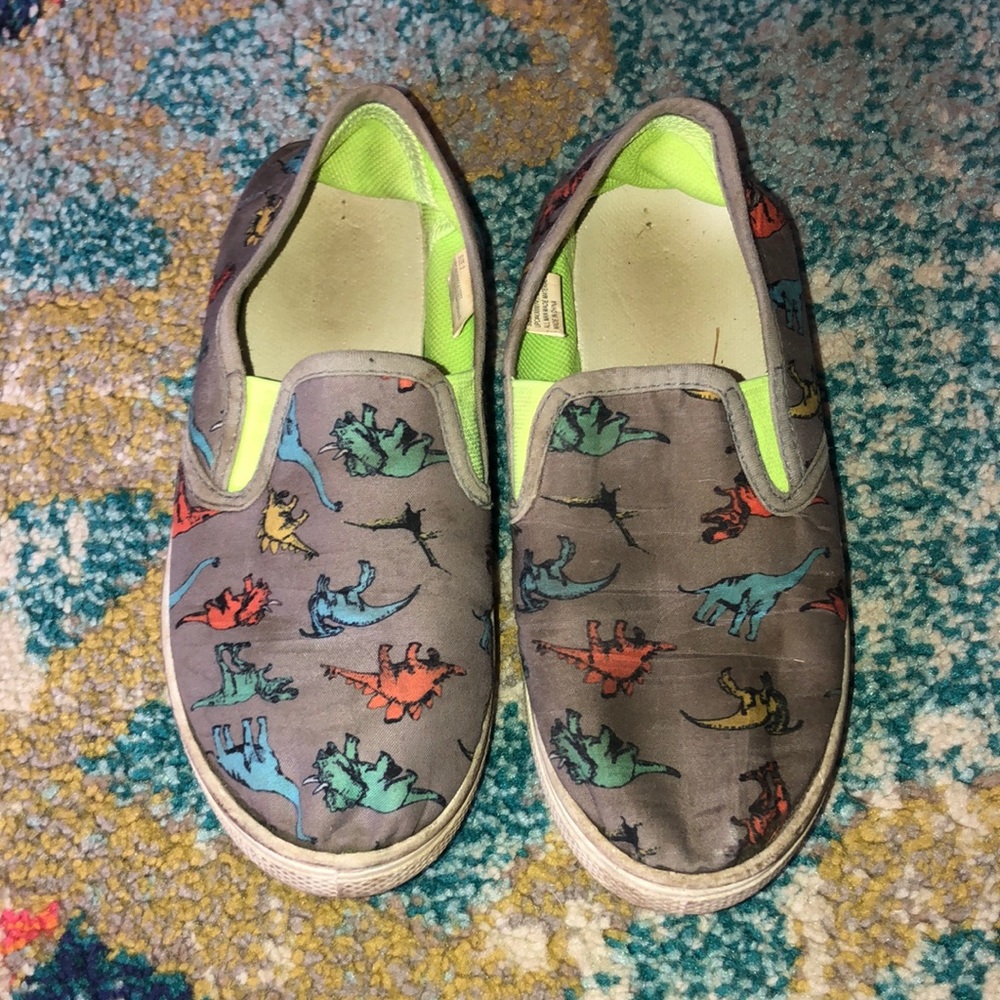 🧜🏼‍♀️3 for $15 item!🧜🏼‍♀️ dinosaur slip ons